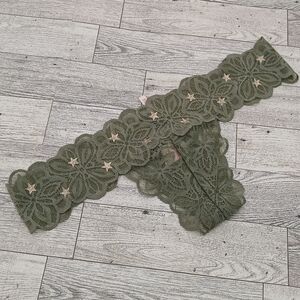 Victoria Secret Low Rise Lace Thong